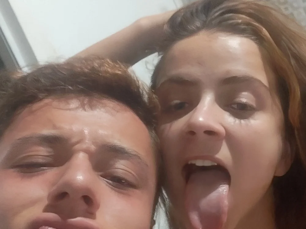 YoungHornyTwo 오프라인 XXX 채팅