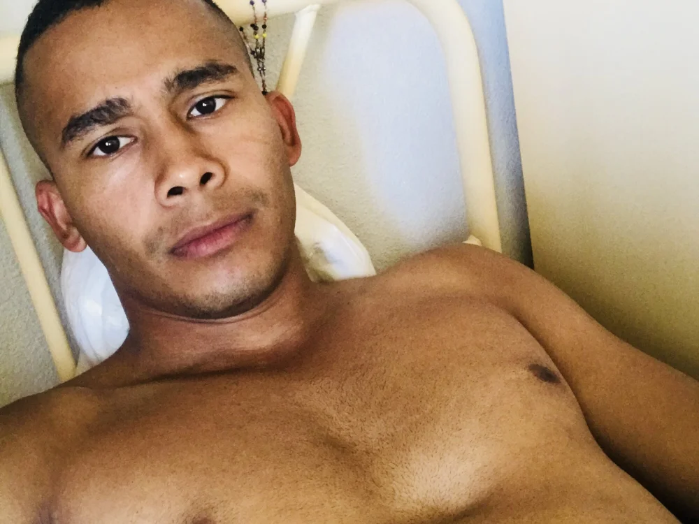 Chatroom XXX hors ligne de yeison-69