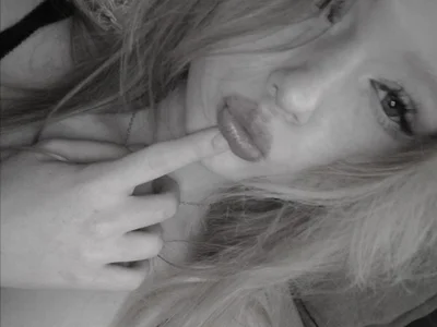 Veyelle - Girl 