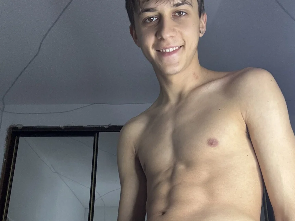 joelgay17 Adlı Modelin Çevrimdışı XXX Sohbeti