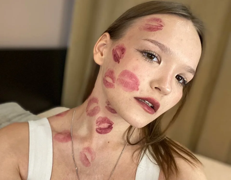LynBolam's Offline Chat Room