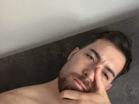 ragazzoitali's webcam live show