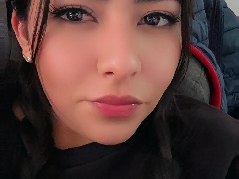 Angie_Sebas' Offline XXX Chat