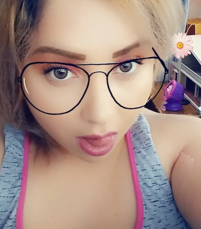 Abril_hirl's Offline Chat Room