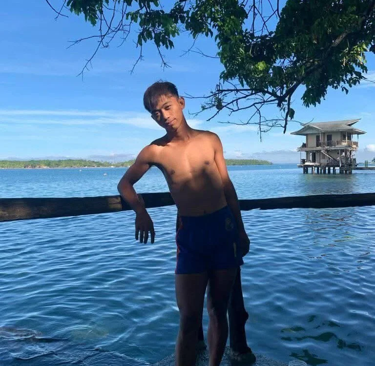 raffy_pinoy Chat XXX Ngoại tuyến