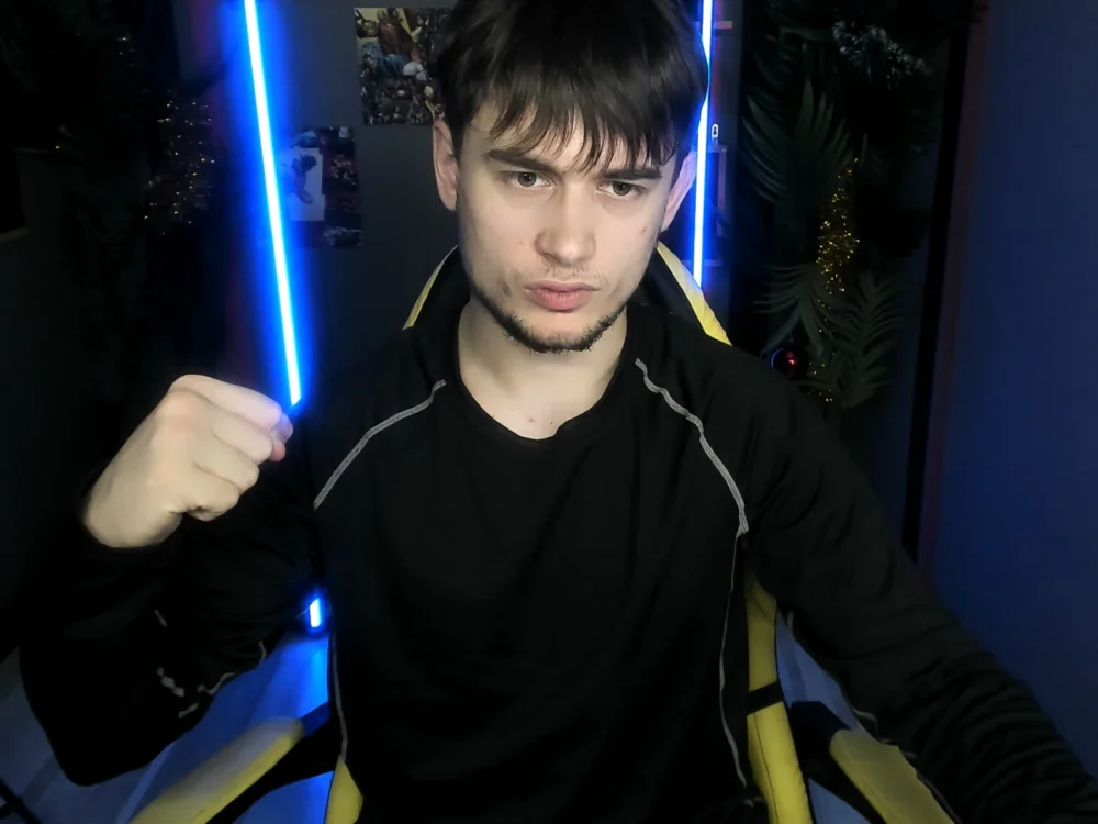 AlejandroEllias Chat XXX Ngoại tuyến