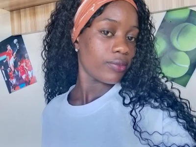 Curvyqueeh - Girl 