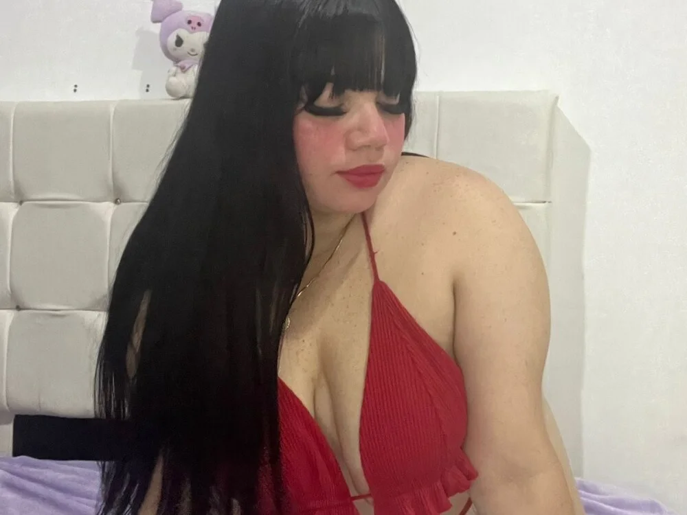 Kuromy_x's Offline XXX Chat