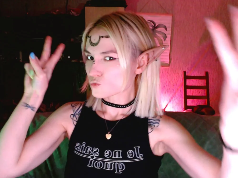 mischellemeow13 Offline XXX-chat