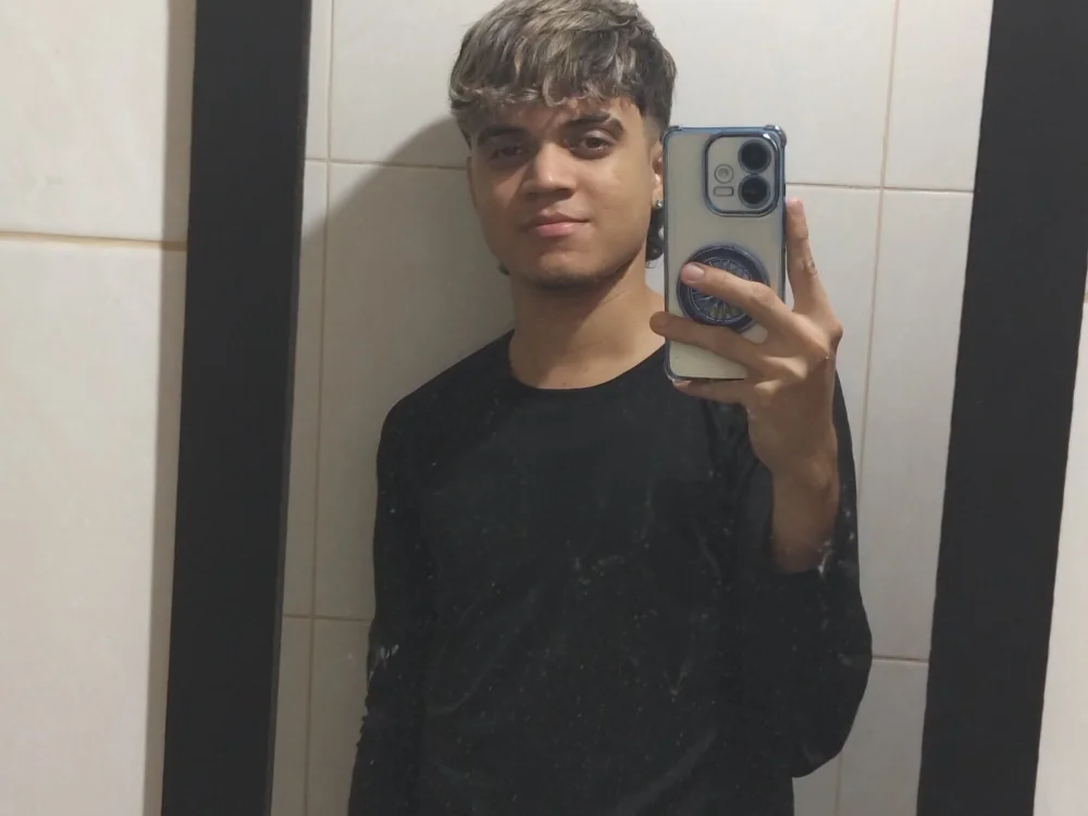 ElMoii___'s Offline Chat Room