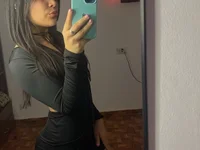 Yisel1010 live cam model
