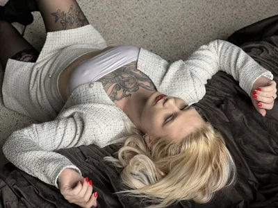 BlondeDoll_ - interactive toys young