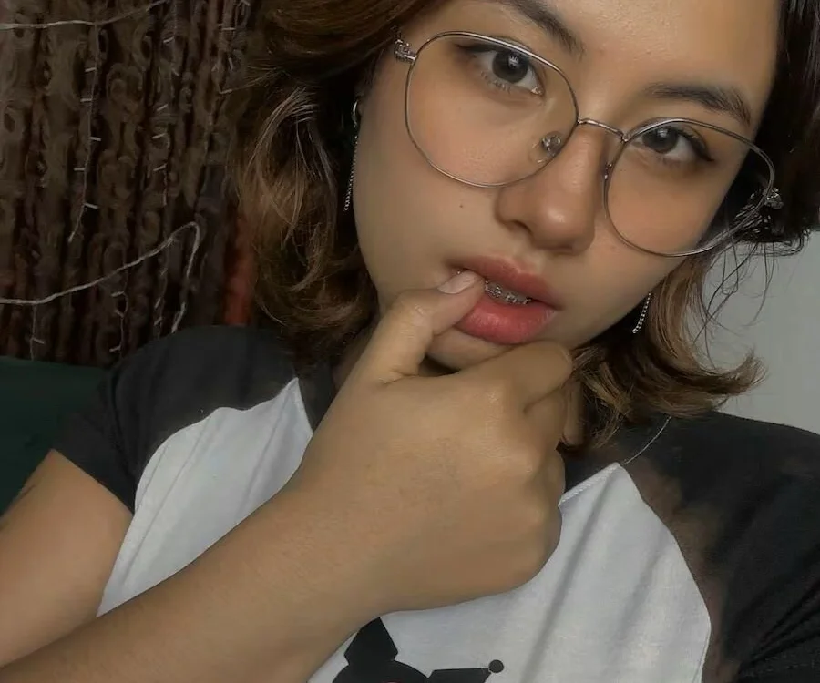 Nova_allen's Offline XXX Chat