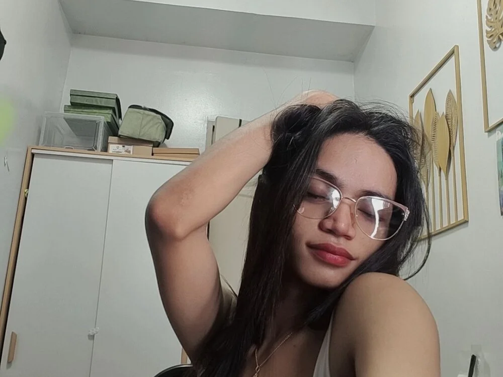 SeductiveAki69xxx's Offline XXX Chat