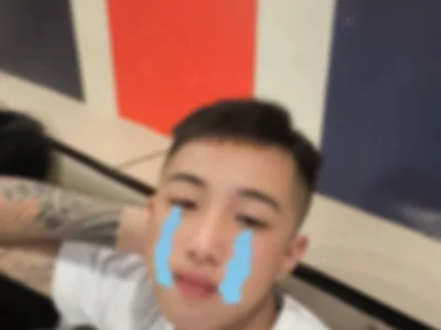8k6660 - Boy 