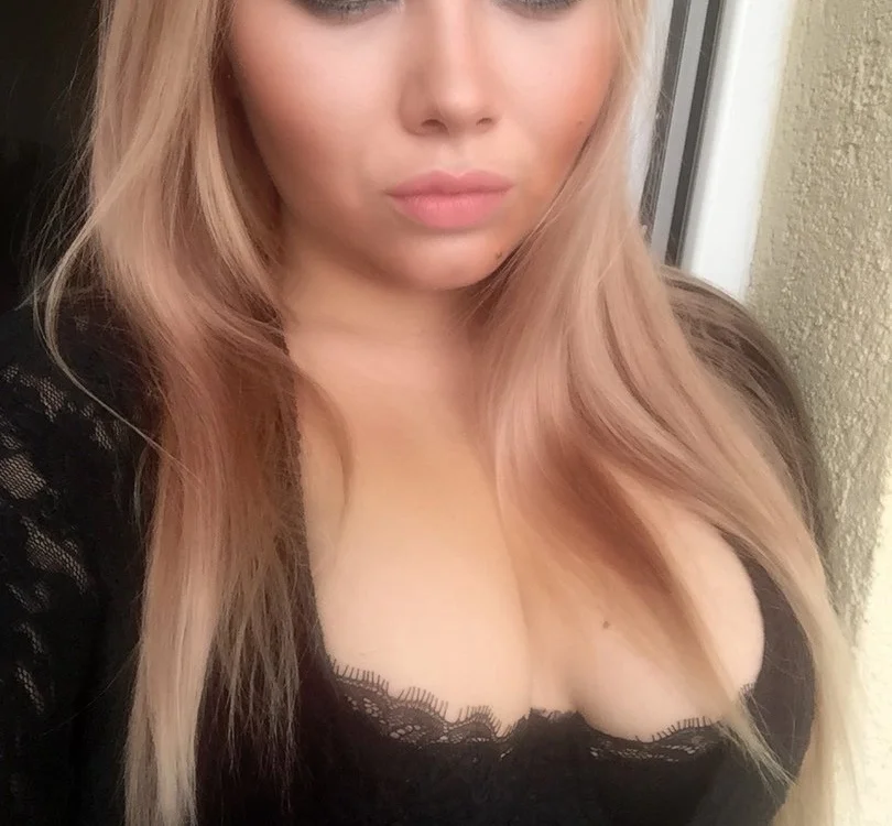 RockChantal's Offline XXX Chat