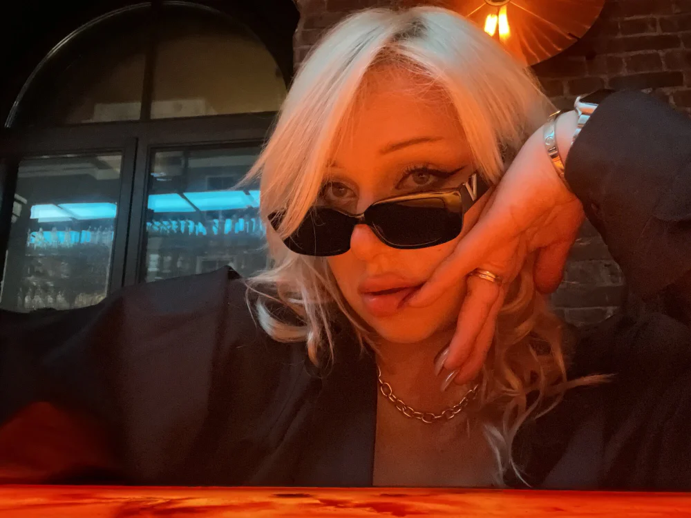 HollyBuffin's Offline XXX Chat