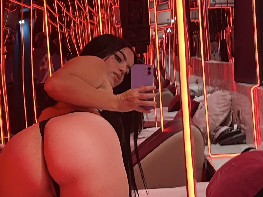 Shalo00's Offline XXX Chat