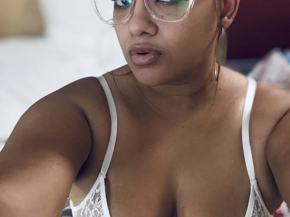 mixedfreckle23's Offline Chat Room