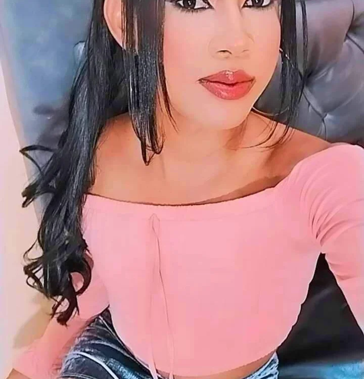 _Rowiina_'s Offline Chat Room