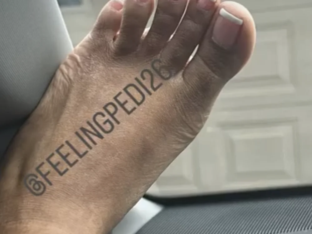 feelingpedi Adlı Modelin Çevrimdışı Sohbet Odası