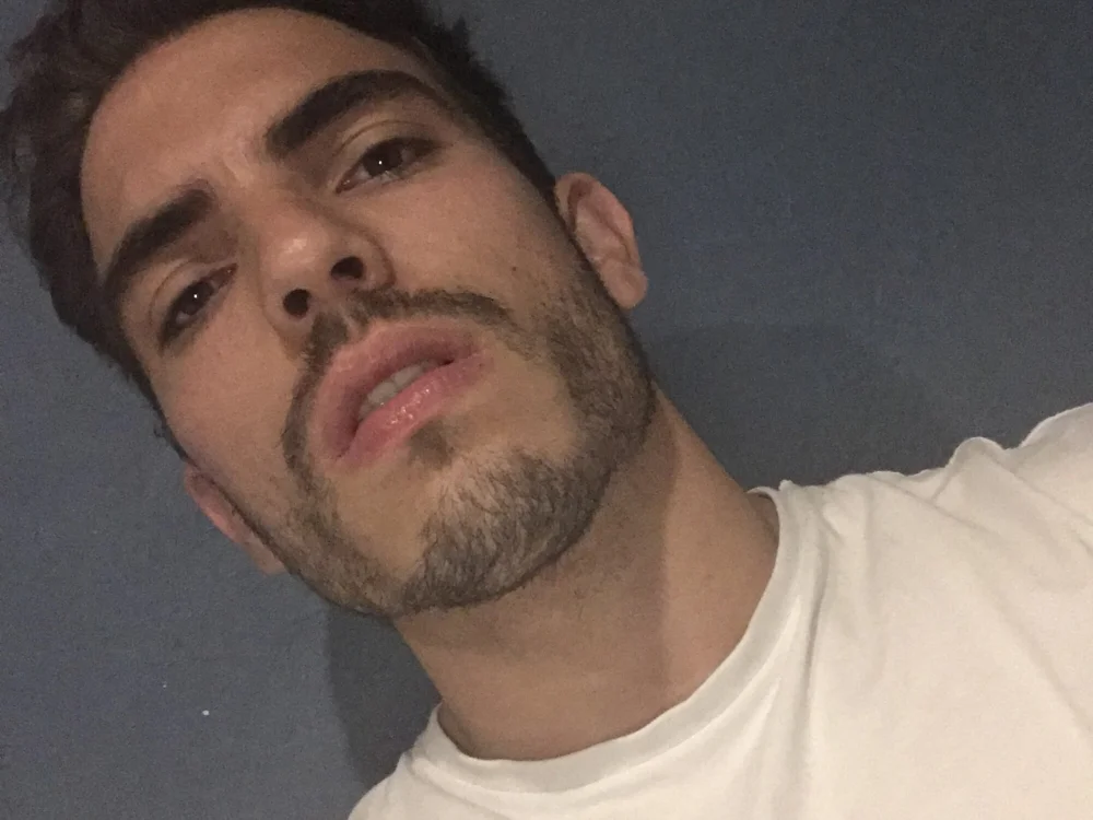 juanmanu8564's Offline Chat Room