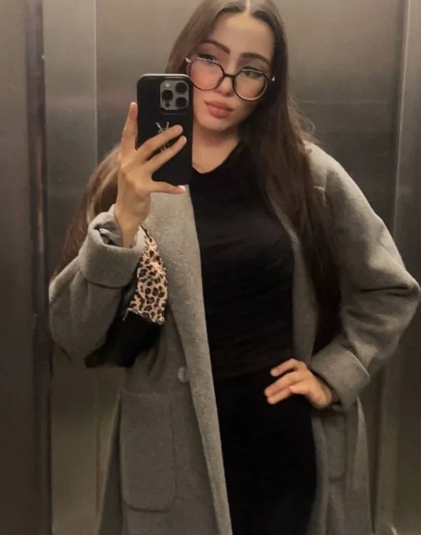 YelenaDesha cam model