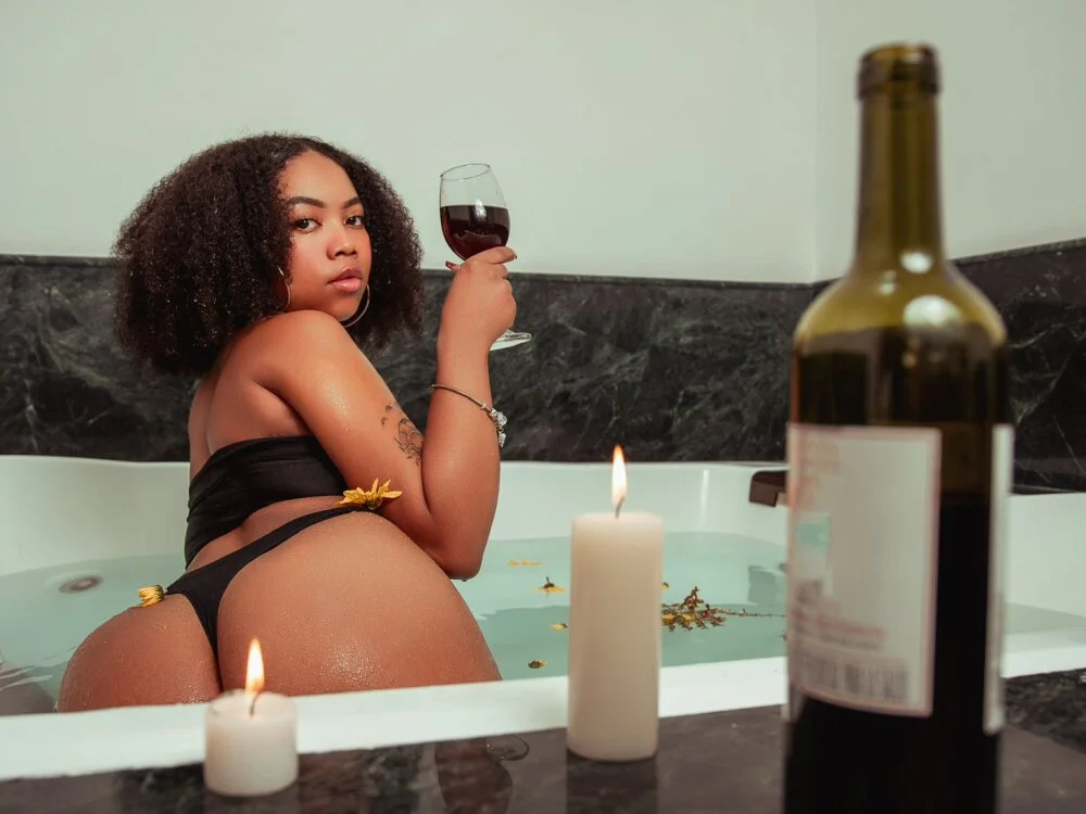 Destiny_Storm offline XXX-chat