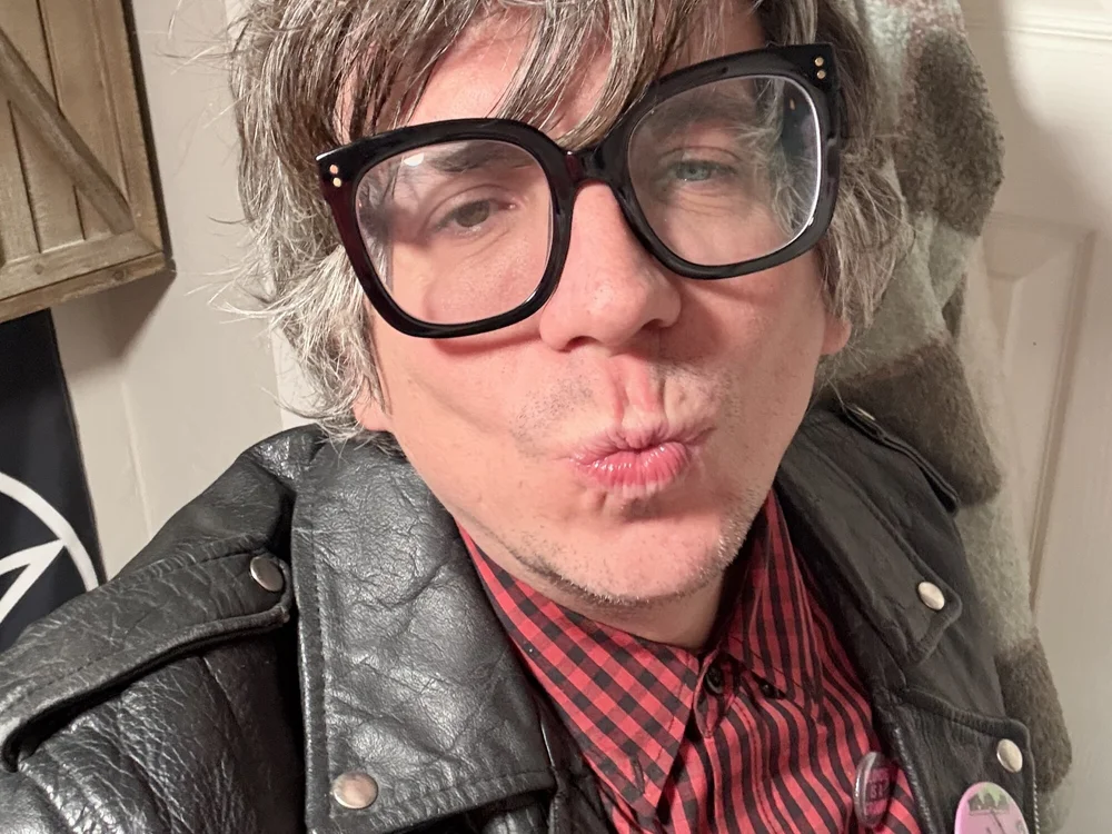 silverfox666's Offline Chat Room