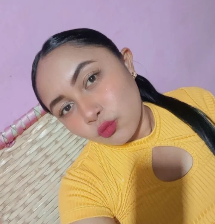 Gina11_ offline chatrum