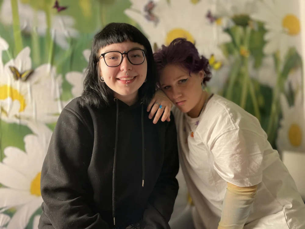 FlorenceBony's Offline Chat Room