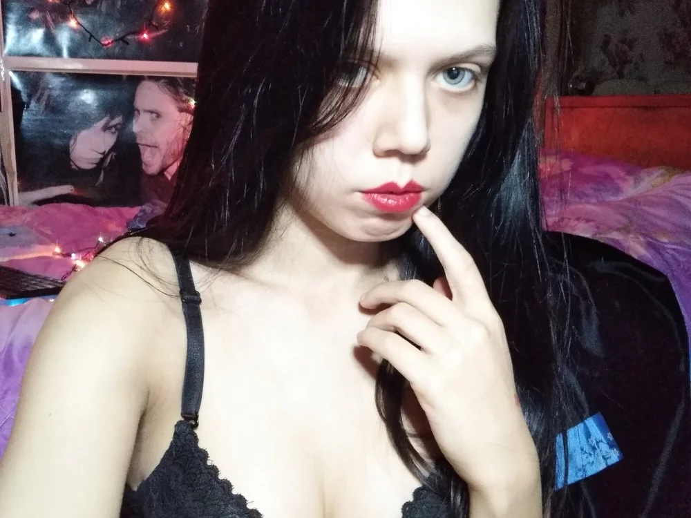 Offline chatovací místnost sweet_blasphemy