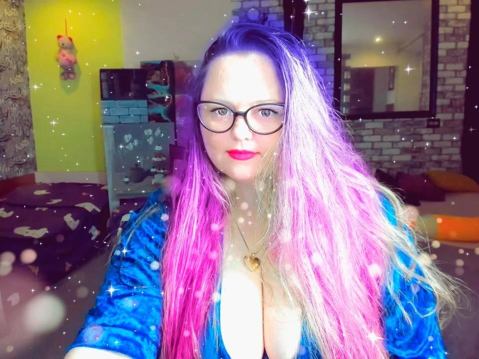 KlaraHoll's Offline XXX Chat