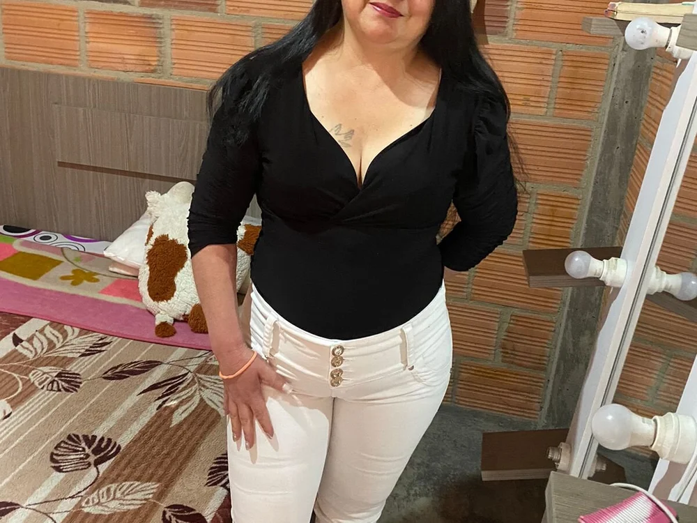 alejandra_oli offline chatrum