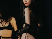 Dazzl1ngFire's Live XXX Chat