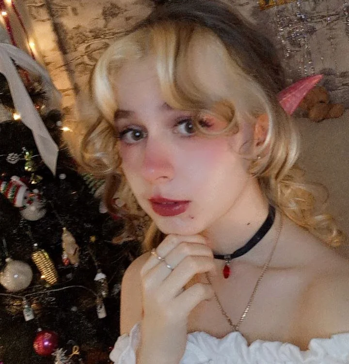 HoneydewWaves' Offline XXX Chat