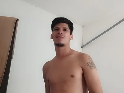 MaferNovaCouple Male Footjob Chat Webcam