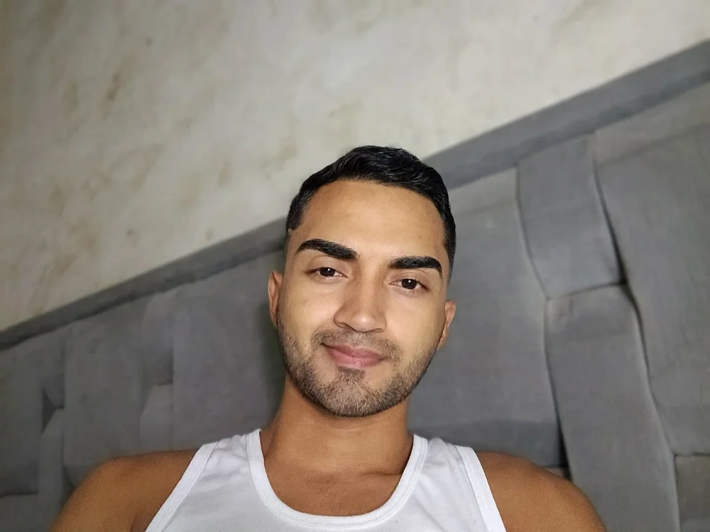 Taylorfem026: офлайн-секс-чат