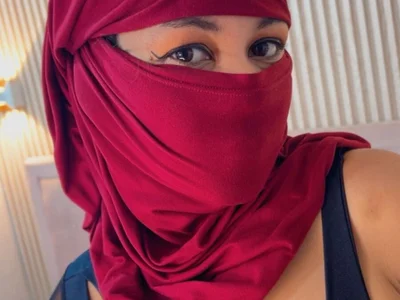 Diliaaa1 Female Toplessarab Cam Strip