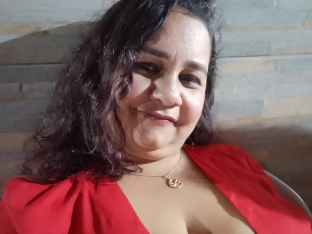 JulyaBBW's Offline Chat Room