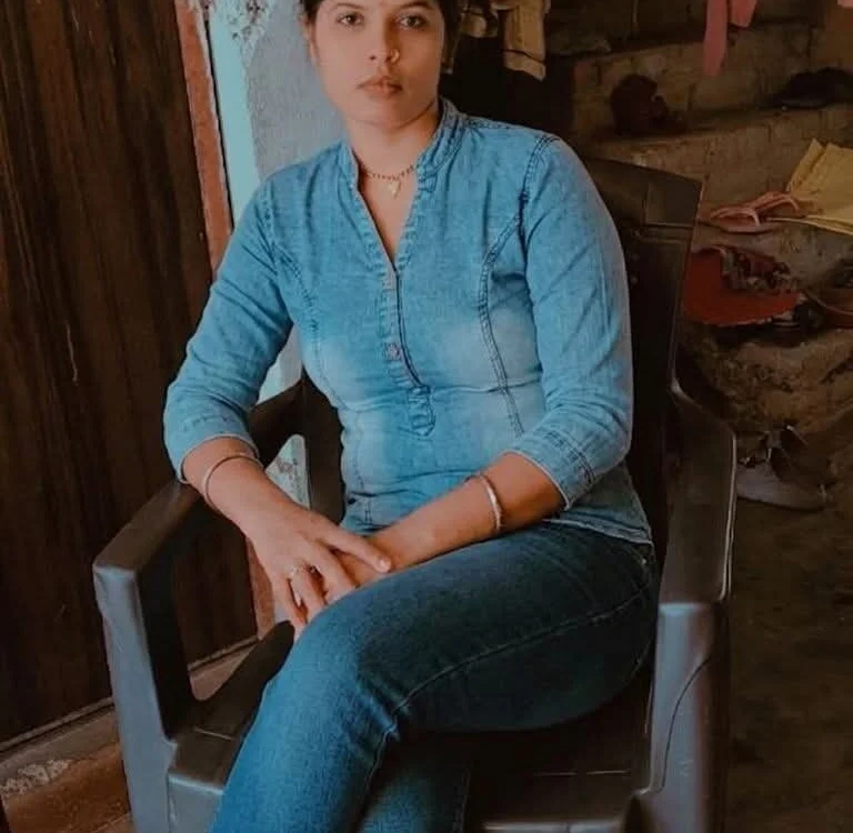 Kaviya_hot