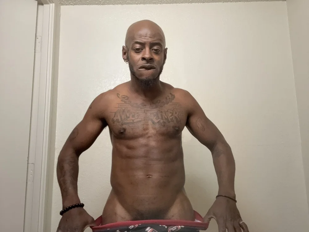 six1nastyAss' Offline Chat Room