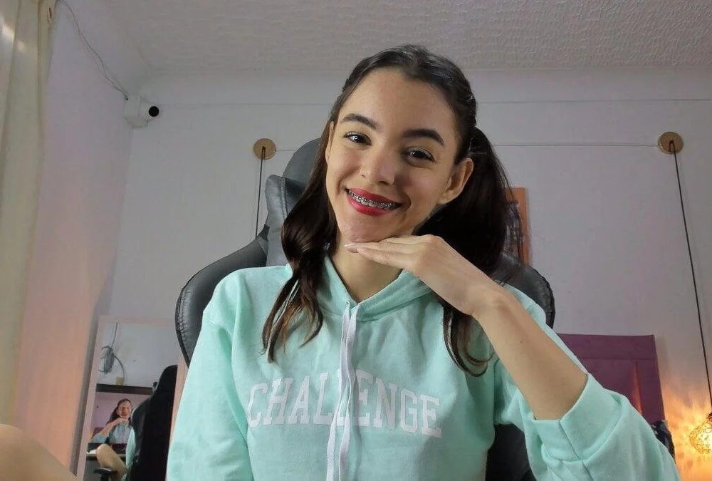 Mia-sofia11's Offline Chat Room