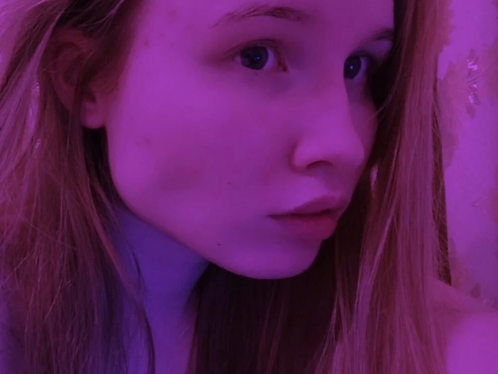 Annie_Say's Offline Chat Room