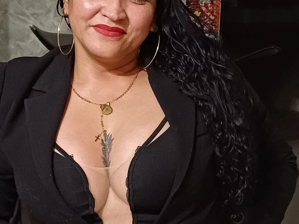 Victoria_benedetti's Offline Chat Room