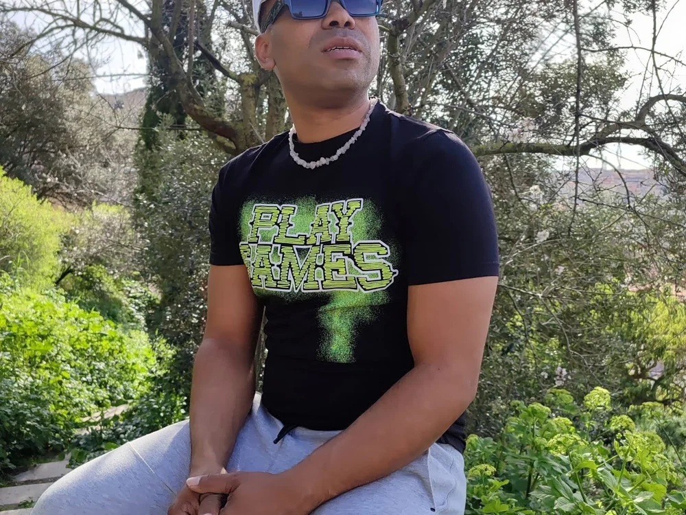 Mauricioferrira's Offline XXX Chat