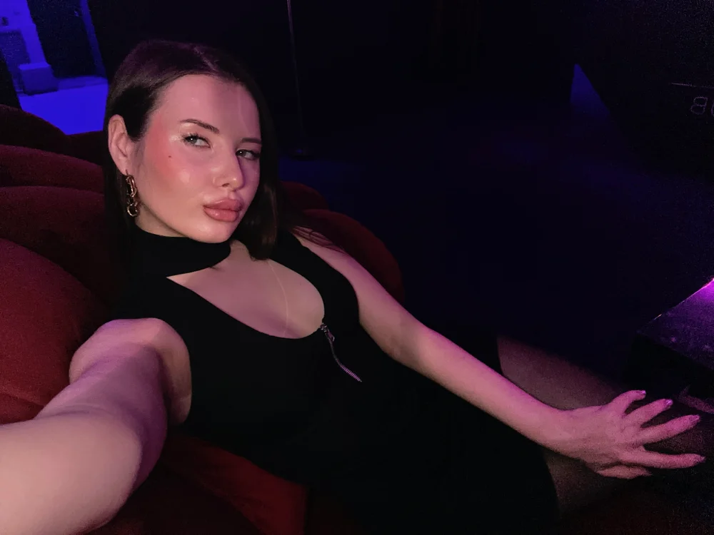 kittieSquad's Offline XXX Chat