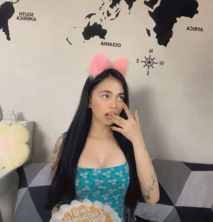 Allison_Greyxx offline chatrum