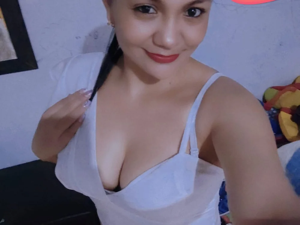 skarlet_16's Offline Chat Room