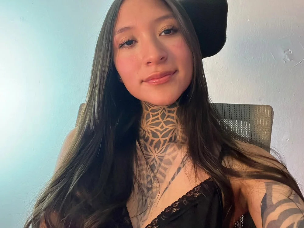isasaenz_'s most recent online preview